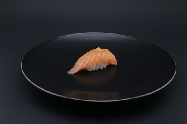 Torched Salmon Nigiri (2pcs).